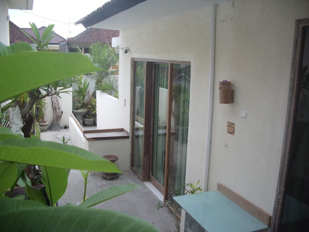 Gusti Homestay Kerobokan Exterior foto